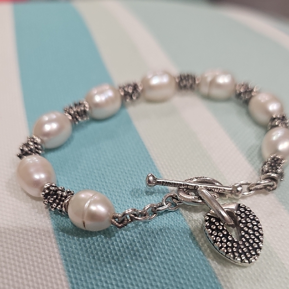 Elegant Silver and White Pearl Bracelet - Picture 3 of 5